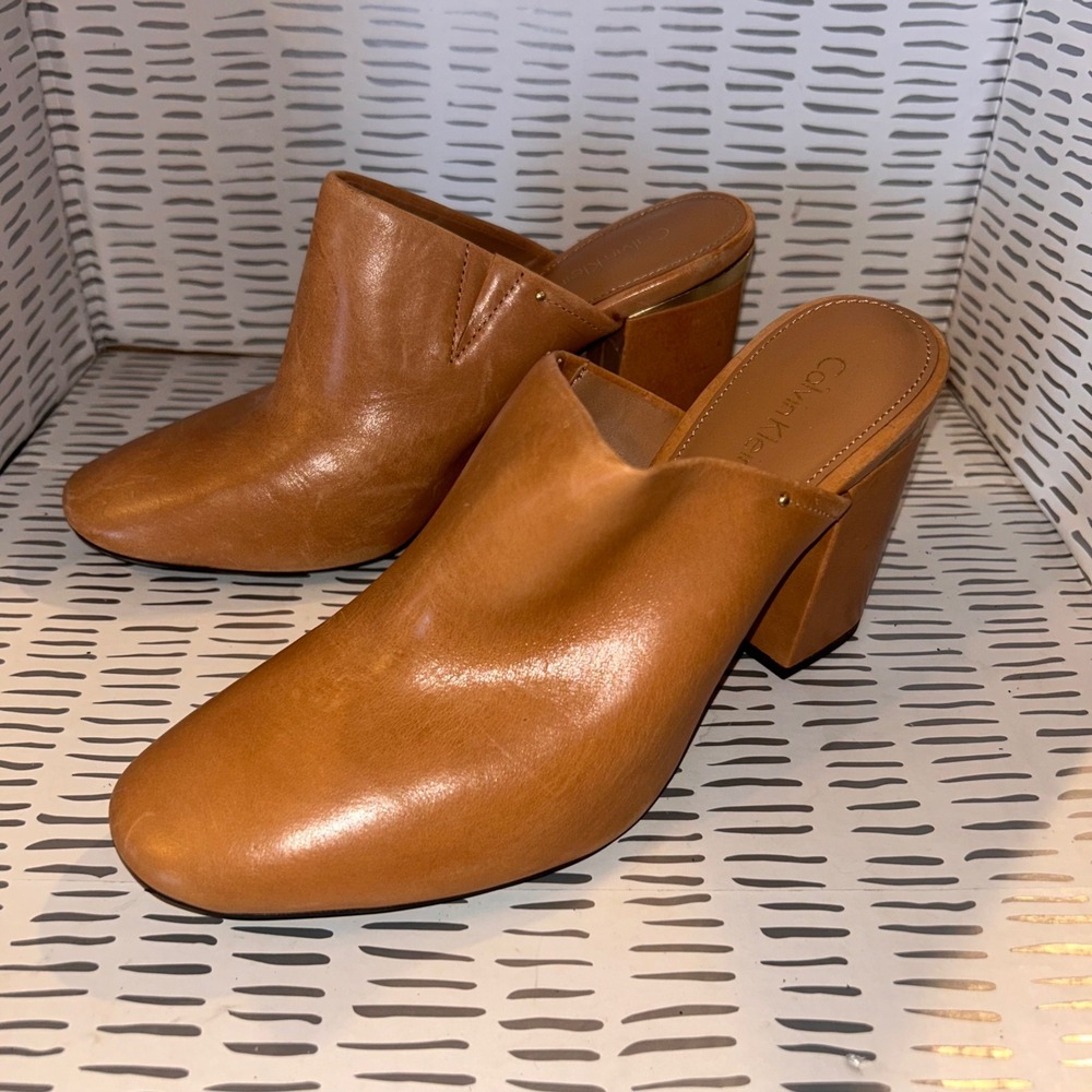 Calvin Klein Cantha Tan Leather Block Heel Mules Womens 8.5 Almond Toe Tan Brown